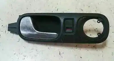 Pezzo di ricambio per auto di seconda mano MANIGLIA INTERNA ANTERIORE SINISTRA per AUDI A3 (8L)  Riferimenti OEM IAM 8L1837019  