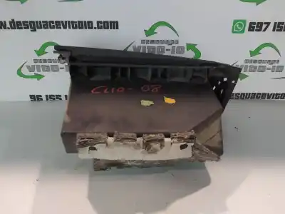 Second-hand car spare part Glove Compartment for RENAULT CLIO III Extreme 106 CV / 78 KW OEM IAM references 8200407712  