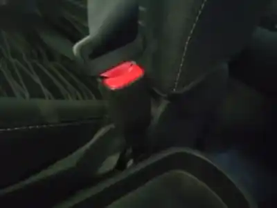 Pezzo di ricambio per auto di seconda mano gancio cintura anteriore destro per mazda 2 (de_, dh_) 1.3 (de3fs) riferimenti oem iam 