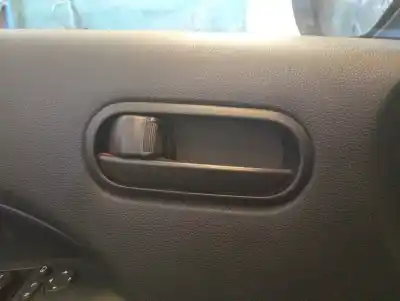 Pezzo di ricambio per auto di seconda mano maniglia interna anteriore sinistra per mazda 2 (de_, dh_) 1.3 (de3fs) riferimenti oem iam 