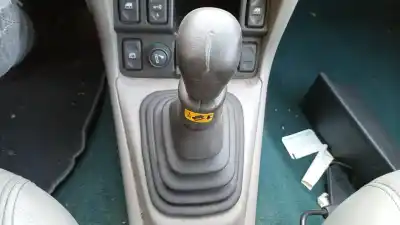 Second-hand car spare part GEAR LEVER for LAND ROVER FREELANDER (LN)  OEM IAM references UKE101020  