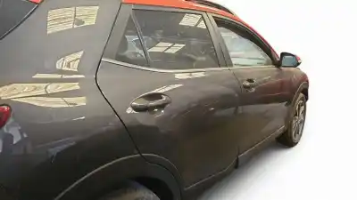 Автозапчасти б/у дверь задняя правая за kia stonic (ybcuv) drive 110 cv / 81 kw ссылки oem iam 77004h8400