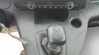 Second-hand car spare part gear lever for peugeot rifter active standard oem iam references 9814762080