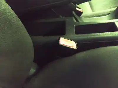 Gebrauchtes Autoersatzteil gürtelhaken vorn rechts zum audi a4 berlina (8e) 2.0 tdi 16v (103kw) oem-iam-referenzen 