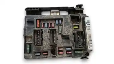 Pièce détachée automobile d'occasion BOÎTES À FUSIBLES pour PEUGEOT 1007  Références OEM IAM 6500Y3 9650618380 6500Y1