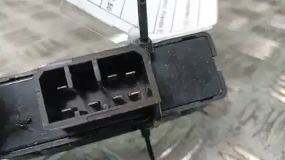 Second-hand car spare part left front power window switch for opel corsa c (x01) 1.7 dti (f08 f68) oem iam references 9357022000  