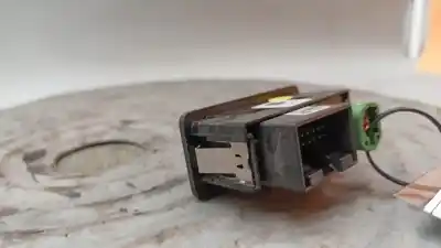 Second-hand car spare part audio system / radio cd for seat leon (5f1) 1.6 tdi oem iam references 5f0035222c  