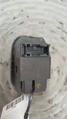 Автозапчастина б/у передній правий віконний вимикач для peugeot 206 hatchback (2a/c) 1.1 посилання на oem iam 6554wa  