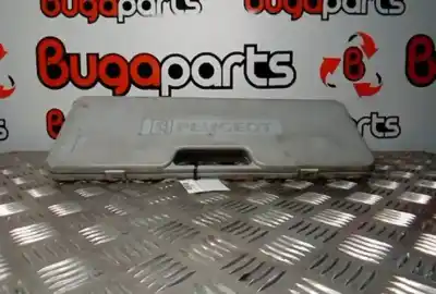 Pezzo di ricambio per auto di seconda mano Triangolo Di Emergenza per PEUGEOT 206 HATCHBACK (2A/C) 1.1 Riferimenti OEM IAM 27R034003  