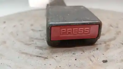 Автозапчастина б/у задній центральний гачок для peugeot 206 hatchback (2a/c) 1.4 i посилання на oem iam 8975r2  