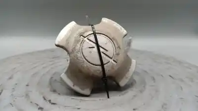 Second-hand car spare part Wheel Center Cap for CITROEN AX (ZA-_) 10 OEM IAM references 90372639  