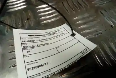 Pezzo di ricambio per auto di seconda mano emblema per peugeot 206 hatchback (2a/c) 1.4 i riferimenti oem iam 9628688677  
