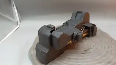 Pièce détachée automobile d'occasion CRIC HYDRAULIQUE pour SEAT IBIZA III (6K1) 1.0MPI Références OEM IAM 6K0012021Q  