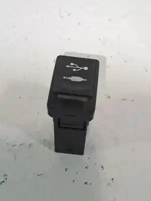 Peça sobressalente para automóvel em segunda mão plásticos por toyota auris (e18) toyota auris referências oem iam 861900d030