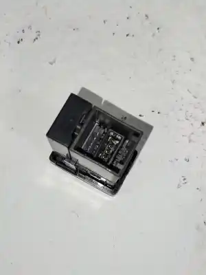 Pezzo di ricambio per auto di seconda mano plastica per toyota auris (e18) toyota auris riferimenti oem iam 861900d030  