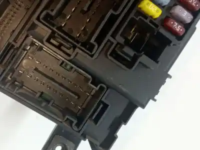 Second-hand car spare part fuse box unit for opel corsa c d-z13dt oem iam references 13308950  13350673