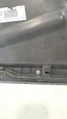 Автозапчасти б/у обивка передней правой двери за dacia dokker express 1.6 16v 110 ссылки oem iam 809007162r  