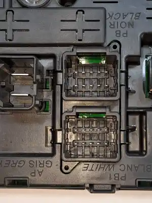 Peça sobressalente para automóvel em segunda mão caixa de fusíveis e relés por peugeot partner (s2) 9hx referências oem iam 6580zy  
