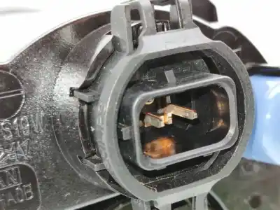 Second-hand car spare part right headlight for nissan note (e11, ne11) 1.4 oem iam references 266001ha0b  