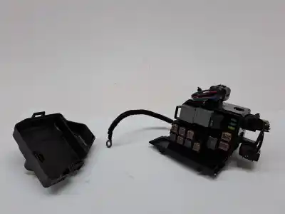 Peça sobressalente para automóvel em segunda mão caixa de fusíveis e relés por mazda 2 (dy) 1.4 cd referências oem iam dd1066760  