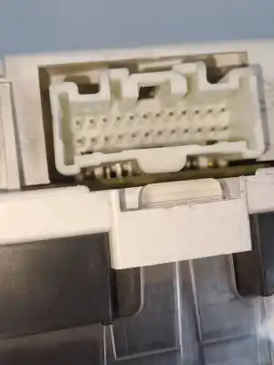 Peça sobressalente para automóvel em segunda mão quadrante por mazda 2 (dy) 1.4 cd referências oem iam dd6255471c  