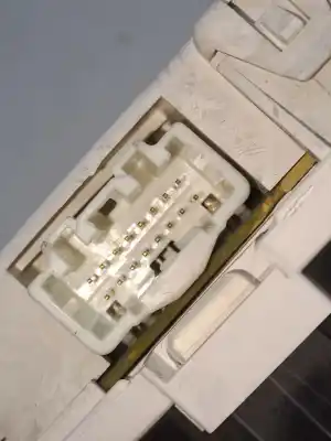 Peça sobressalente para automóvel em segunda mão quadrante por mazda 2 (dy) 1.4 cd referências oem iam dd6255471c  