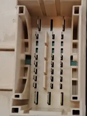 Pezzo di ricambio per auto di seconda mano scatola relè/fusibili per kia ceed (cd) g3lc riferimenti oem iam 91950a2130  