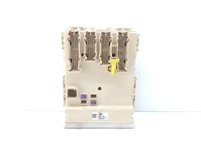 Second-hand car spare part fuse box unit for toyota auris 1zr oem iam references 8273012x70