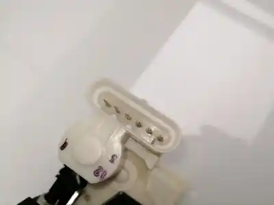 Peça sobressalente para automóvel em segunda mão fechadura da porta dianteira direita por citroen 2cv 6 charleston referências oem iam 46536065  