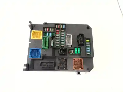 Peça sobressalente para automóvel em segunda mão caixa de fusíveis e relés por citroen c4 berlina c4 berlina referências oem iam 1613366180