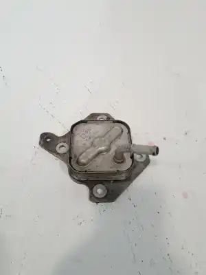 Pezzo di ricambio per auto di seconda mano RADIATORE OLIO MOTORE per TOYOTA AURIS  Riferimenti OEM IAM 1571033050  
