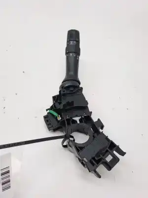 Peça sobressalente para automóvel em segunda mão COMUTADOR DE PISCAS  por TOYOTA YARIS  Referências OEM IAM 841400D300  