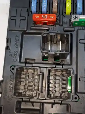 Second-hand car spare part fuse box unit for citroen c8 ea_, eb_ 2.0 hdi 135 oem iam references 657067  