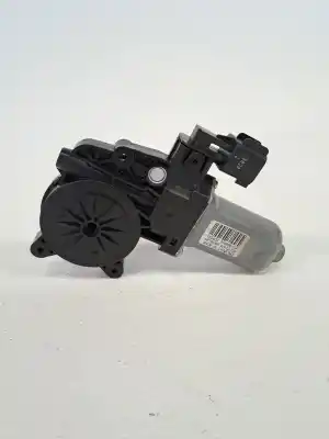 Pièce détachée automobile d'occasion MOTEUR LÈVE VITRE AVANT DROIT pour FORD GRAND C-MAX (CB7)  Références OEM IAM 1870272  