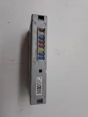 Peça sobressalente para automóvel em segunda mão caixa de fusíveis e relés por lexus is 300 (jce10) * referências oem iam 8264453010