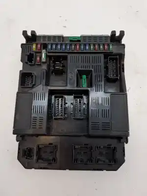Pezzo di ricambio per auto di seconda mano Scatola Relè/fusibili per PEUGEOT 307 BREAK / SW (S1) RHY(DW10TD) Riferimenti OEM IAM 9644098280  