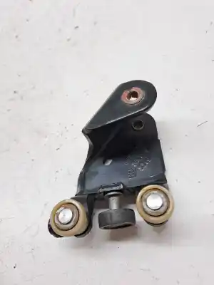 Peça sobressalente para automóvel em segunda mão suporte / guia de porta de correr por renault kangoo express 1.5 dci referências oem iam 8200497637