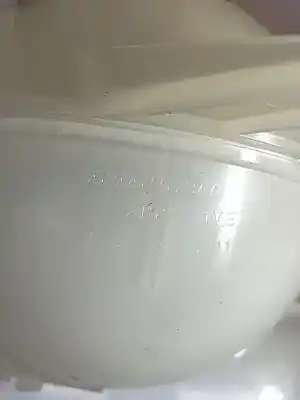 Second-hand car spare part coolant expansion tank for omoda c5  oem iam references 302001073aa  