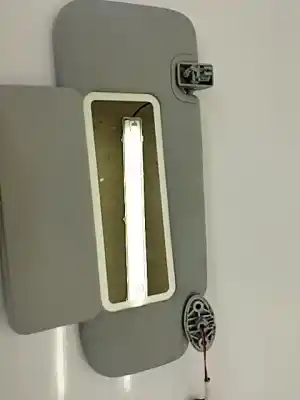 Peça sobressalente para automóvel em segunda mão para-sol direito por omoda c5  referências oem iam   