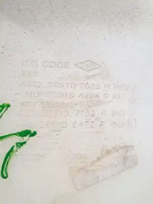 Peça sobressalente para automóvel em segunda mão depósito do limpa vidros por renault captur adventure referências oem iam 289107623r  