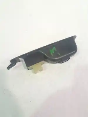 Peça sobressalente para automóvel em segunda mão botão / interruptor elevador vidro traseiro esquerdo por renault captur adventure referências oem iam   