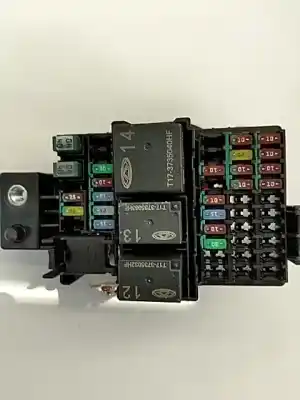 Second-hand car spare part fuse box unit for omoda c5  oem iam references 807000560aa  
