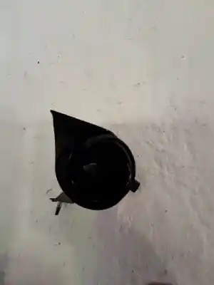 Second-hand car spare part horn for bmw x3 (e83) 2.0 d oem iam references 61333403279  