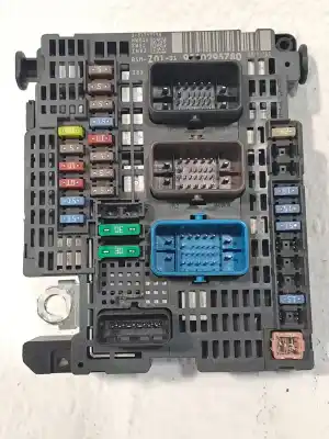 Tweedehands auto-onderdeel relais/zekeringenkastje voor peugeot 308 120 cv / 88 kw oem iam-referenties 9807091780
