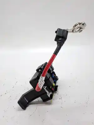 Pièce détachée automobile d'occasion boîtes à fusibles pour mg ehs * références oem iam 10888782  