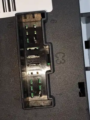 Pièce détachée automobile d'occasion boîtes à fusibles pour mg ehs * références oem iam 10888782  