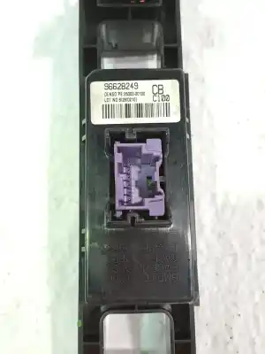 Second-hand car spare part multifunction display for chevrolet captiva 2.4 cat oem iam references 96628249  