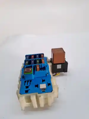 Peça sobressalente para automóvel em segunda mão caixa de fusíveis e relés por land rover range rover evoque 2.2 110cv referências oem iam gj3214a005zf  lr028884