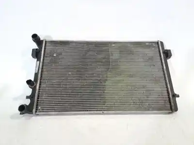 Peça sobressalente para automóvel em segunda mão Radiador De água por SEAT LEON (1M1) LEON Referências OEM IAM 1J0121253AD  