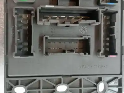 Second-hand car spare part fuse box unit for mini mini (r50, r53) one oem iam references 61136906600  